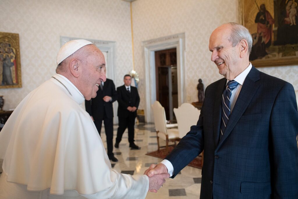 President Russell M. Nelson meeting with Pope Francis.